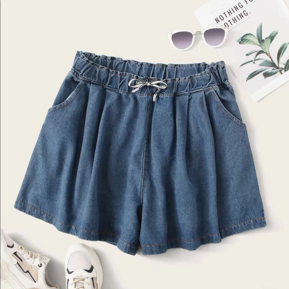 Vintage high waisted jean shorts
